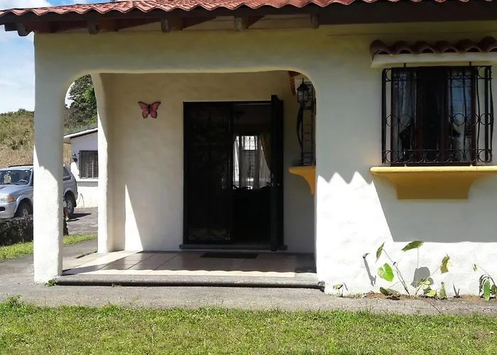 Enjoy Your In A “pura Vida” Way At Nuevo Arenal. Guest house *